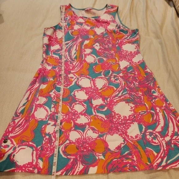 Lilly Pulitzer feeling Tanked shift dress cut out peek a boo back - Picture 3 of 11